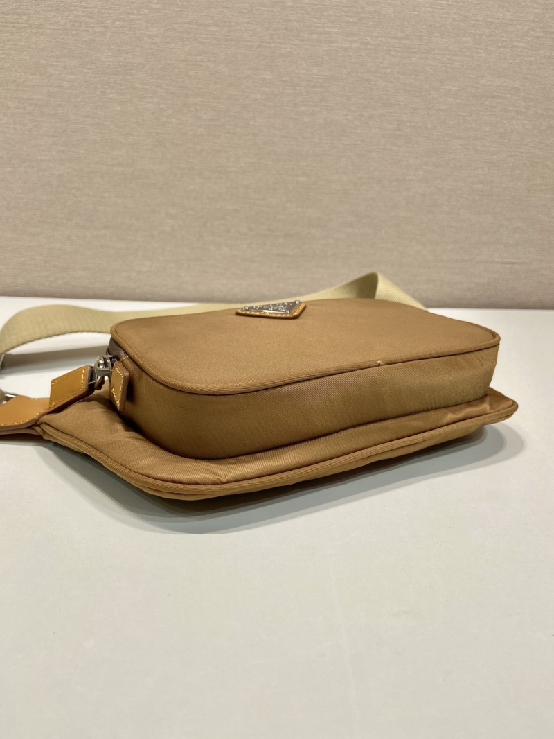 Pra*a waist chest packs